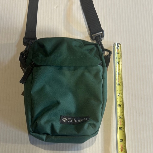 Columbia urban uplift side bag Green Black Adjustable Strap zipper inside pocket - Picture 3 of 10